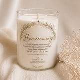 Homecoming scented candle in a glass jar with wooden lid and a warm fragrance of vanilla and cinnamon.
