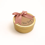 Loesieloe Framboise Rosée Golden Fruity Candle van natuurlijke sojawas met framboos, appel en rode peper geur.
Framboise Rosée Golden Fruity Candle made from natural soy wax with raspberry, apple and red pepper scent.